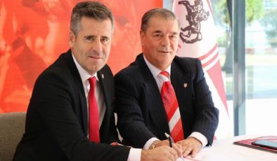 Hüseyin Eroğlu, Samsunspor ile resmi sözleşmeyi imzaladı