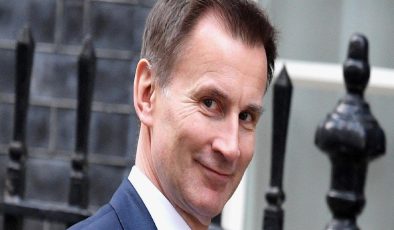 İngiltere’nin yeni maliye bakanı Jeremy Hunt oldu