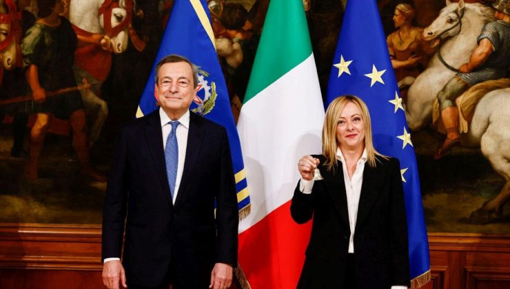 İtalya’nın yeni Başbakanı Meloni, görevi selefi Draghi’den devraldı