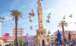 İzmir’de turizm canlılığı