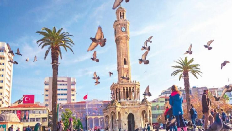 İzmir’de turizm canlılığı