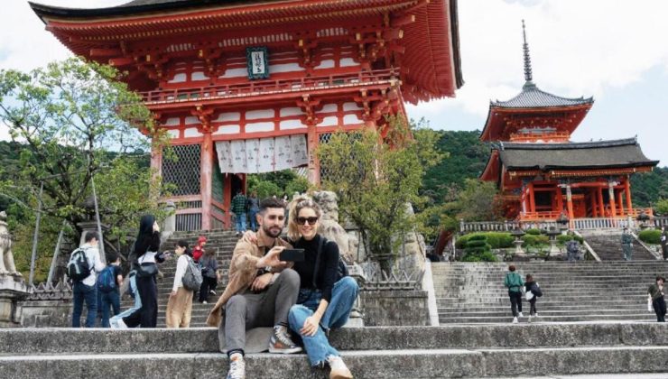 Japonya kapılarını turiste açtı