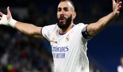 Karim Benzema, tarih yazmak için sahada