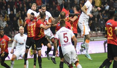 Kayserispor 2-1 Galatasaray (Maçın özeti)