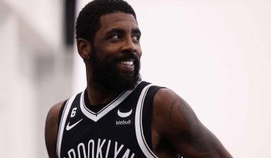 Kyrie Irving: Aşısız olduğum için 100 milyon dolarlık bir kontrattan oldum