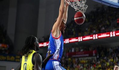 (ÖZET) Anadolu Efes-Fenerbahçe Beko maç sonucu: 71-62