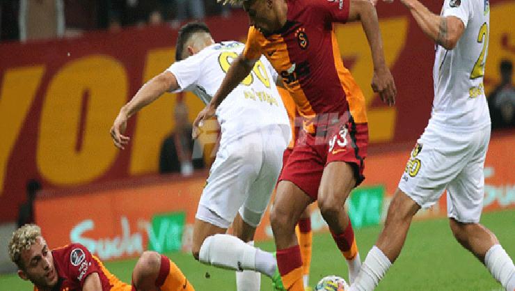 (ÖZET) Galatasaray-İstanbulspor maç sonucu: 2-1