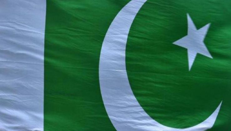 Pakistan’da yolcu otobüsü alev aldı: 10 ölü, 20 yaralı