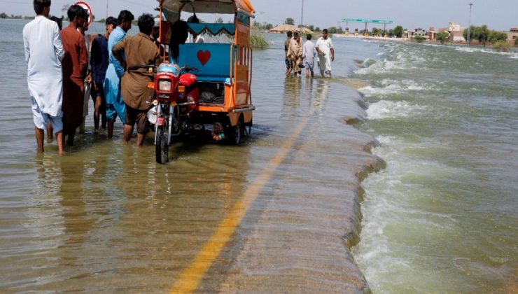 Pakistan’daki sel felaketinde can kaybı bin 700’e yükseldi