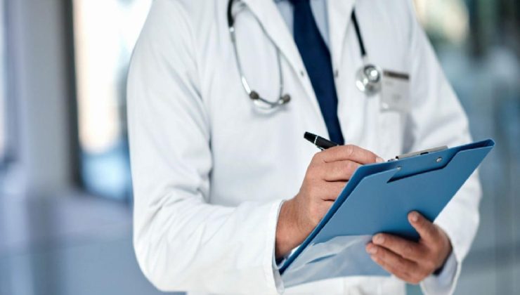 Rapor için para isteyen doktor açığa alındı