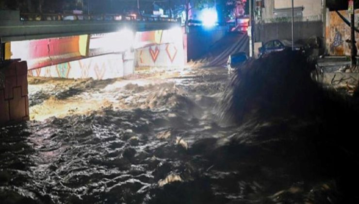 Roslyn Kasırgası, Meksika’nın Pasifik kıyılarını vurdu