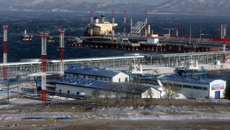 Rus petrolünün Ukrayna üzerinden sevkiyatı bugün tekrar başlayacak