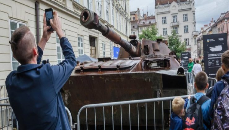 Rus teçhizatları, Ukrayna’da sergileniyor