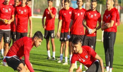 Samsunspor’da 10 futbolcu henüz forma giyemedi