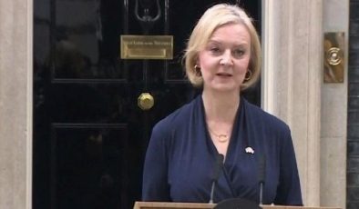 SON DAKİKA HABERİ: İngiltere’de 2. Demir Leydi dönemi 1.5 ay sürdü: Başbakan Liz Truss istifa etti