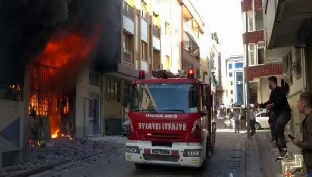 Sultangazi’de iş yeri yangını