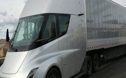 Tesla Semi teslimatları bu yıl içinde başlayacak