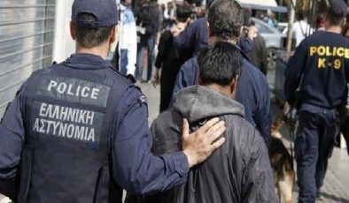 Yunanistan’da polis, hapishanelerdeki göçmen kaçakçılığı çetesini ortaya çıkardı